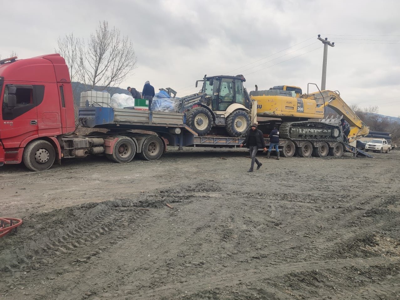 Ülkemizi sarsan Deprem Felaketinde Yaraları Birlikte Sarıyoruz görsel 2