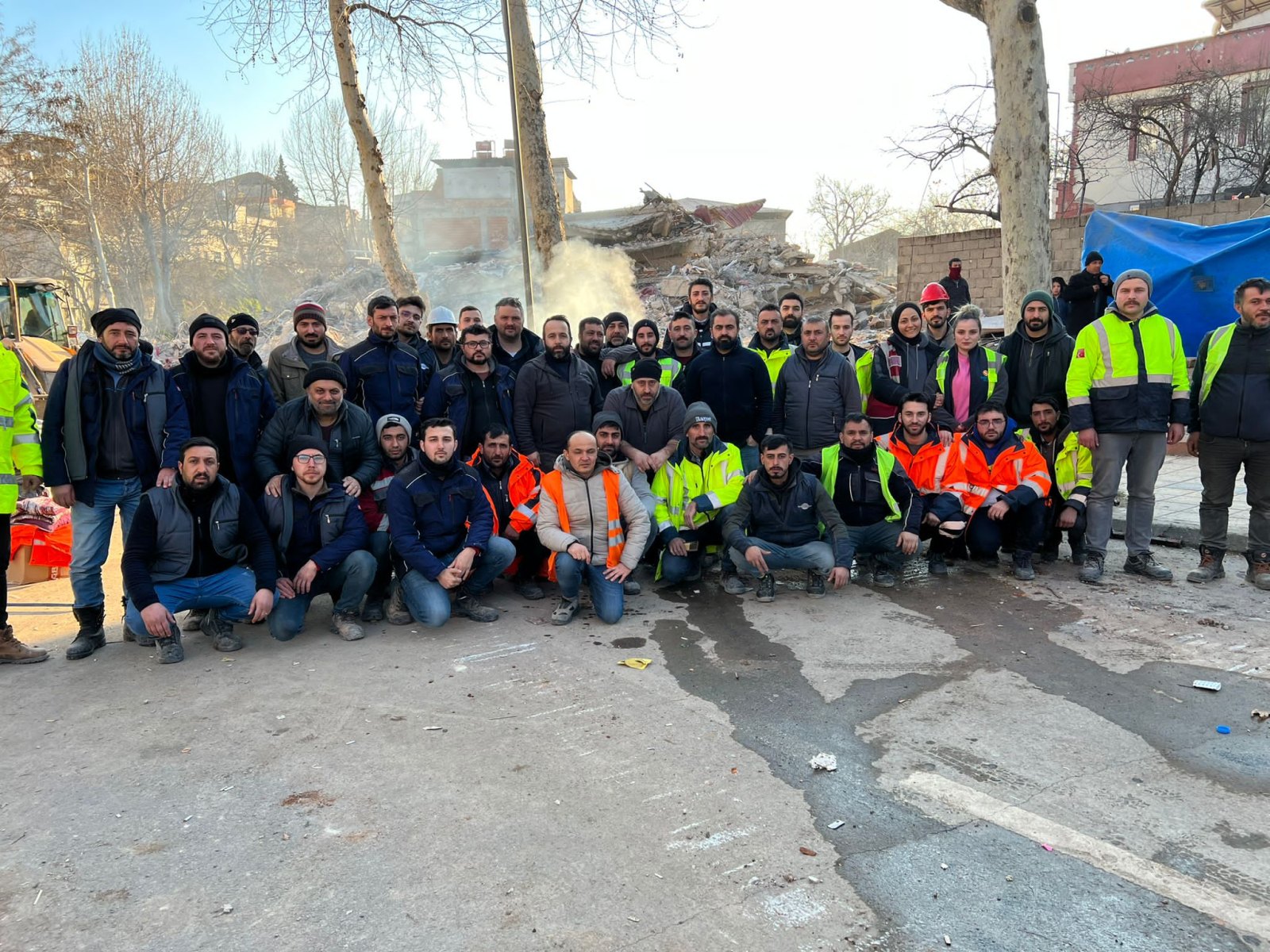 Ülkemizi sarsan Deprem Felaketinde Yaraları Birlikte Sarıyoruz görsel 5