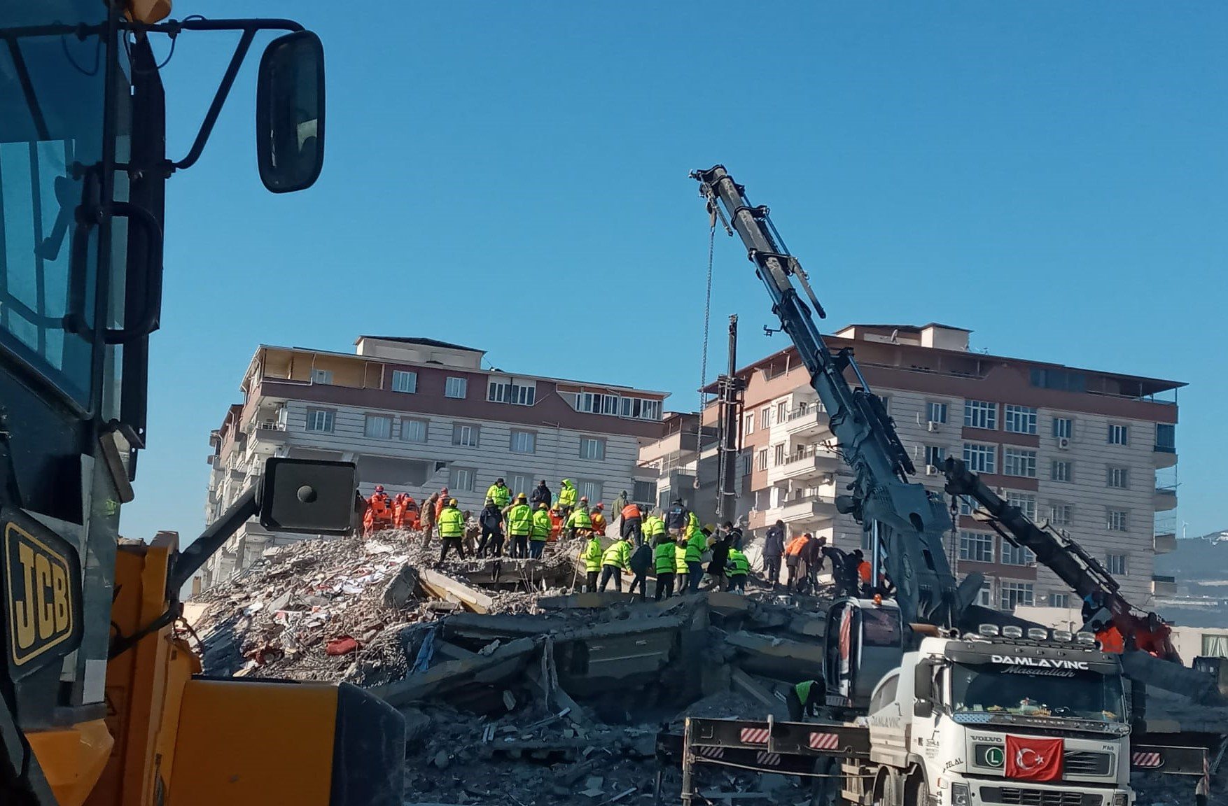 Ülkemizi sarsan Deprem Felaketinde Yaraları Birlikte Sarıyoruz görsel 6