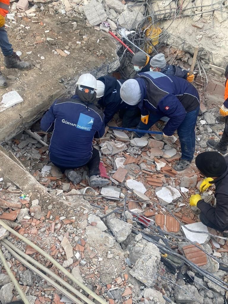 Ülkemizi sarsan Deprem Felaketinde Yaraları Birlikte Sarıyoruz görsel 11